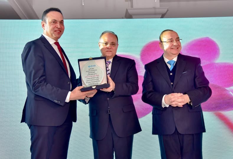 Dr. Ali El Ghamrawy, Chairman of the Egyptian Drug Authority, and Dr. Mohy Hafiz, Chairman of the Export Council for Medical Industries, honored Utopia Pharma in recognition