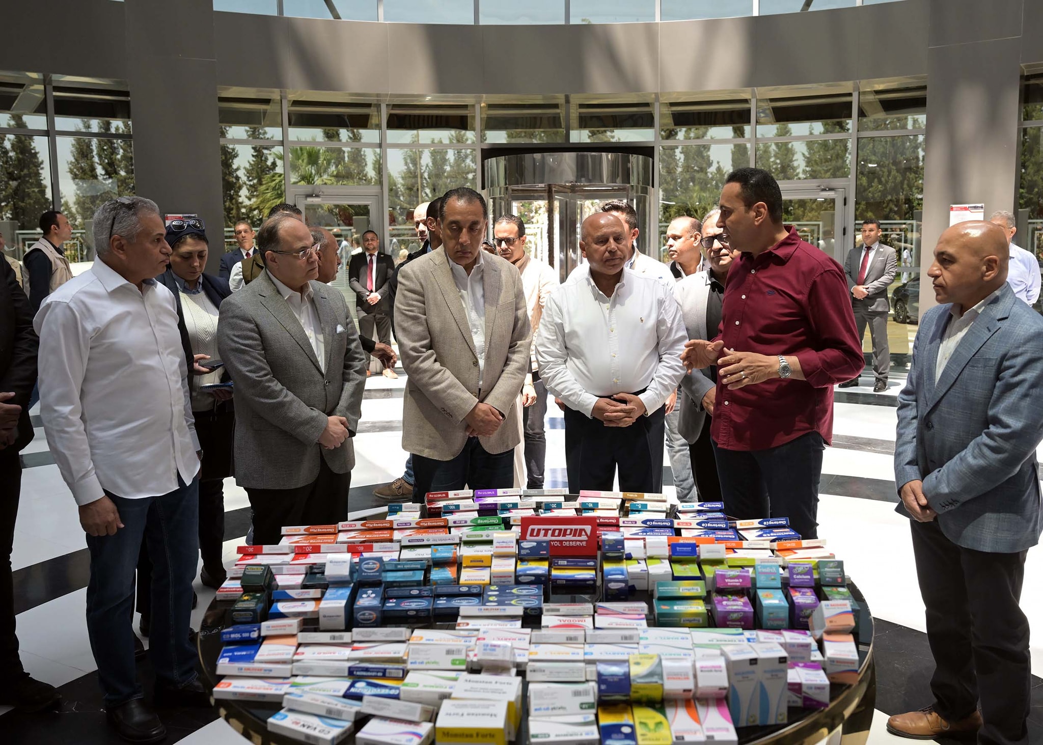 Prime Minister vists Utopia Pharmaceutical Industries factory 